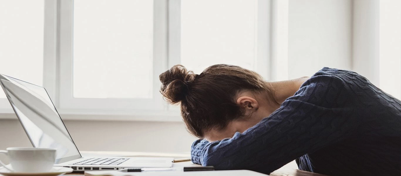 Έρευνα: 9 στους 10 εργαζόμενους στην Ελλάδα θέλουν να μπει «τέλος» στην τηλεργασία